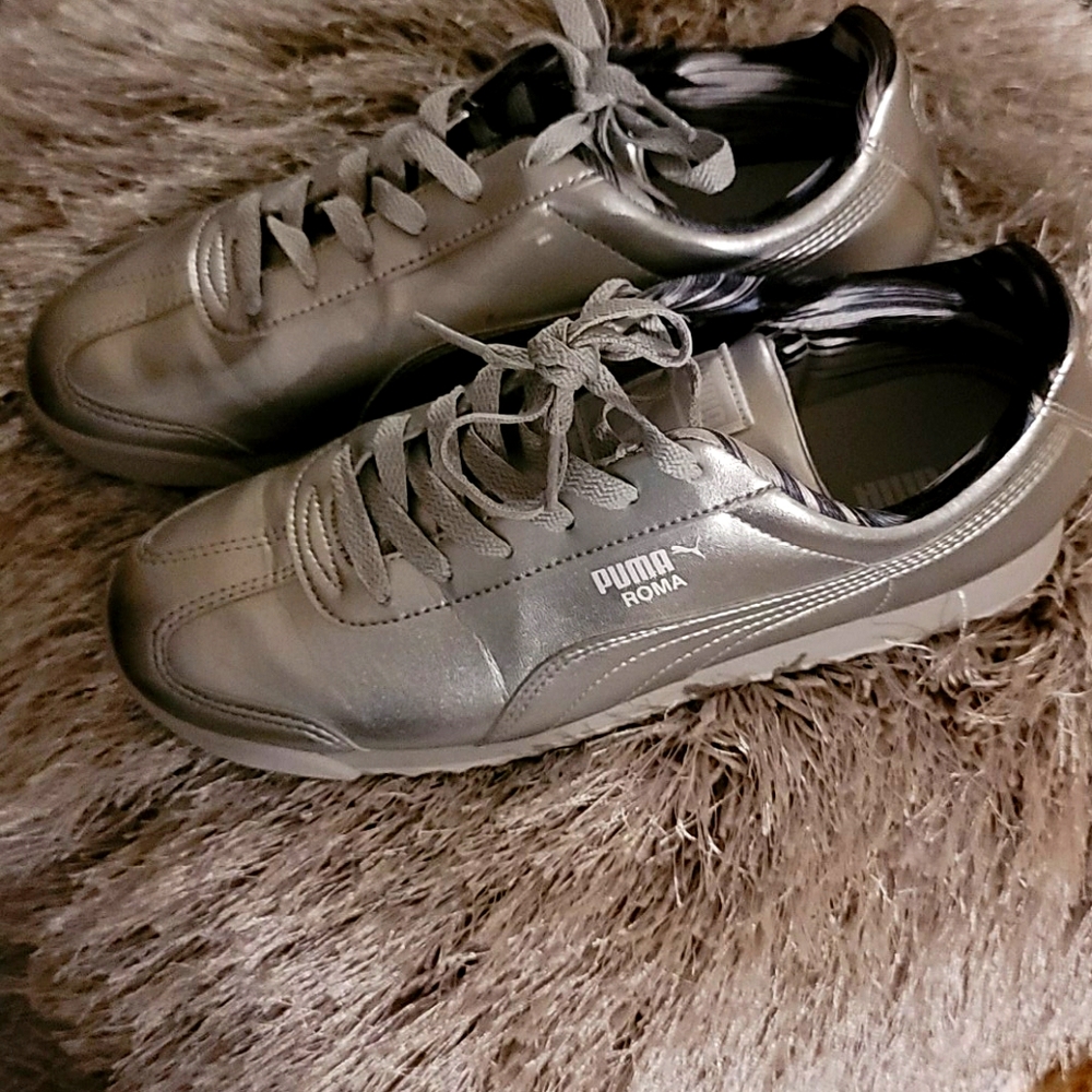 Puma Sneakers
